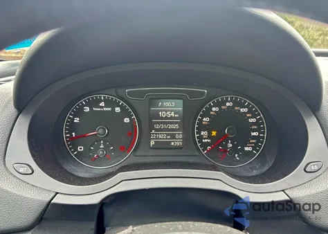 2017 Audi Q3 Premium z USA, uszkodzony, nr VIN WA1ECCFS2HR000204